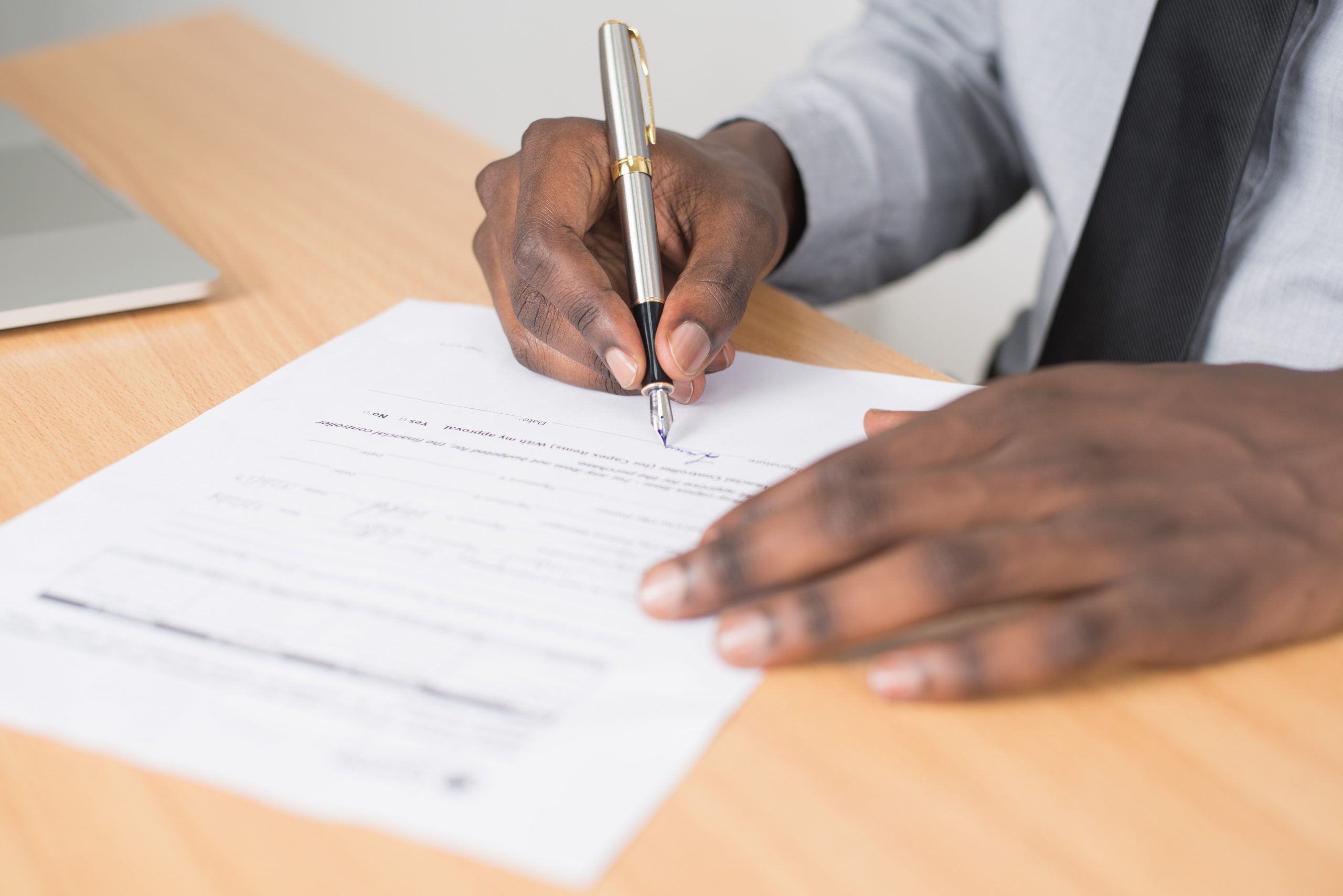 Freelancing Contract: All the Must-Have Clauses You Can’t Ignore